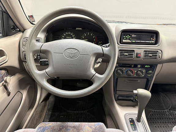 Toyota Corolla 14 of 18