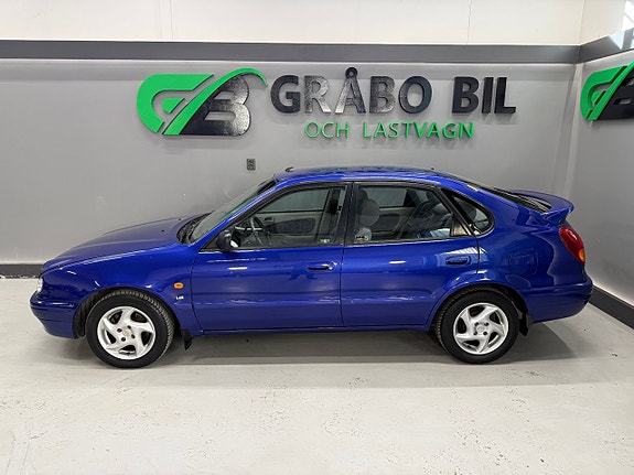 Toyota Corolla 2 of 18