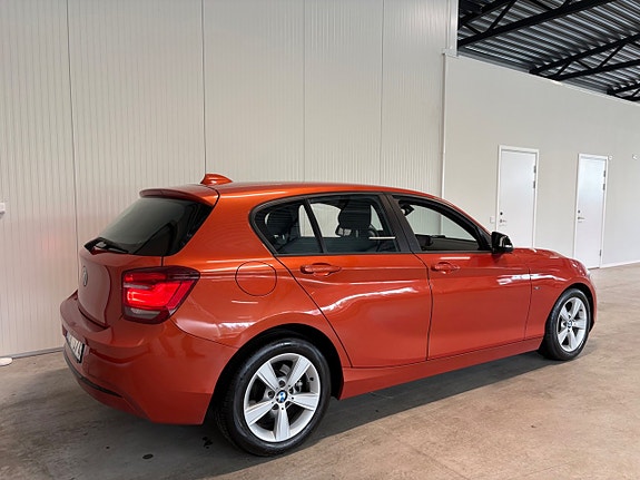 BMW 118d 3 of 5