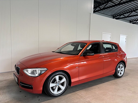 BMW 118d 4 of 5