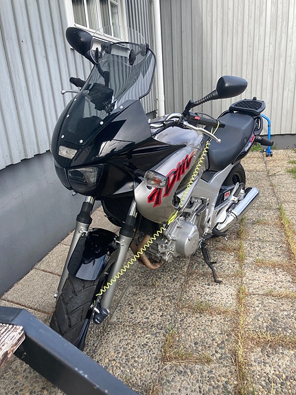 Yamaha TDM 850 3 of 4