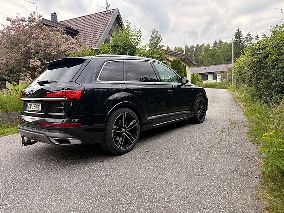 Audi Q7 3 of 5