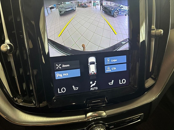 Volvo XC60 13 of 13