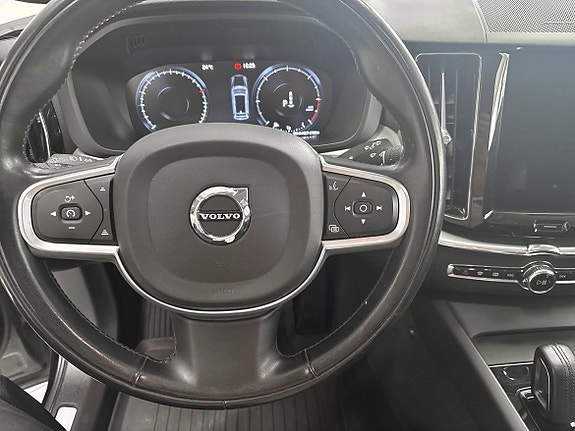 Volvo XC60 10 of 13