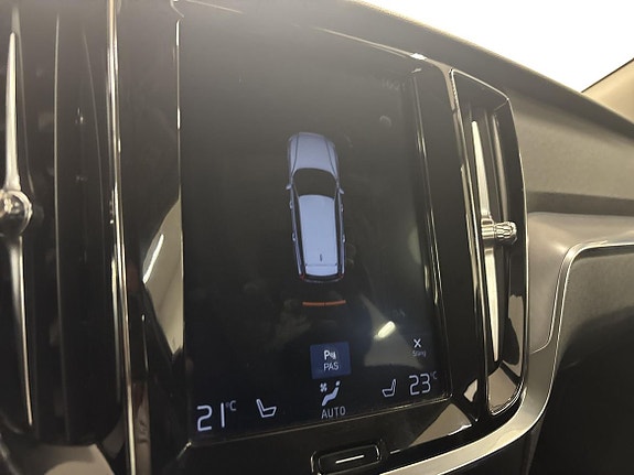 Volvo V60 Cross Country 10 of 13