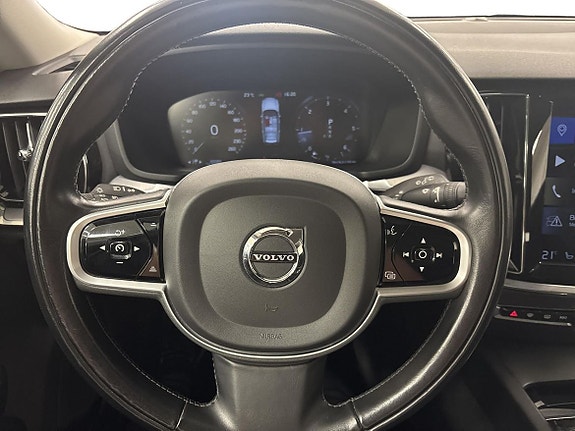 Volvo V60 Cross Country 9 of 13
