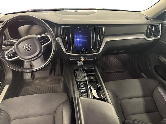 Volvo V60 Cross Country 8 of 13