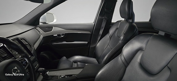 Volvo XC90 5 of 12