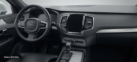Volvo XC90 10 of 12