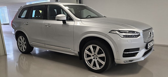 Volvo XC90 3 of 12