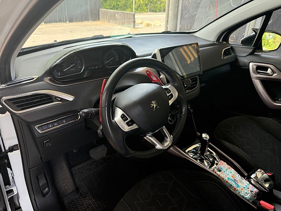 Peugeot 2008 4 of 5