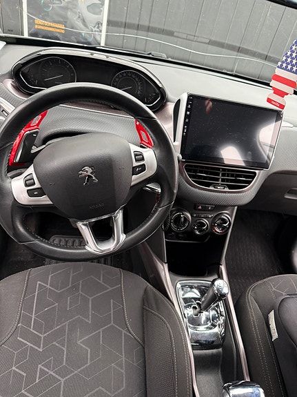 Peugeot 2008 12 of 14