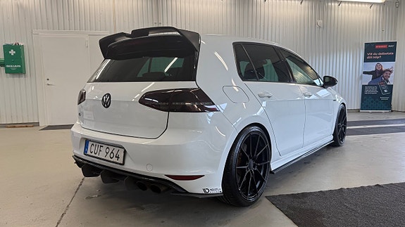Volkswagen Golf VII 8 of 26