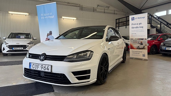 Volkswagen Golf VII 4 of 26