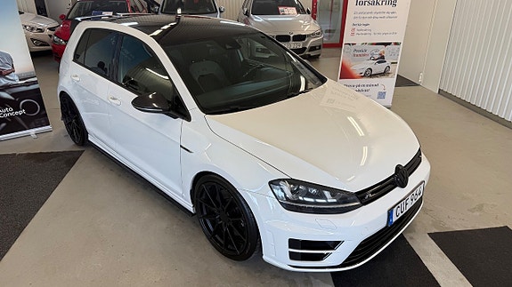 Volkswagen Golf VII 2 of 26