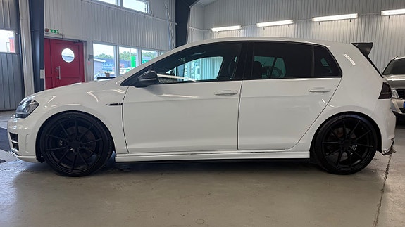 Volkswagen Golf VII 5 of 26