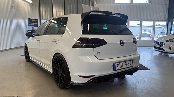 Volkswagen Golf VII 6 of 26