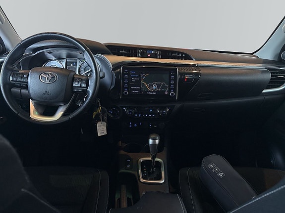 Toyota HiLux 9 of 11