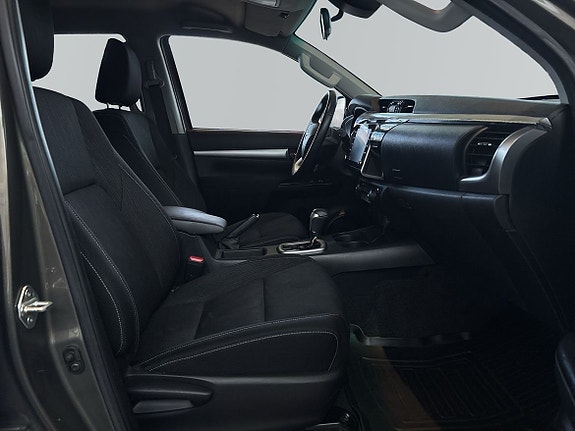 Toyota HiLux 7 of 11