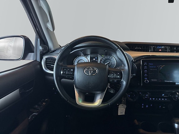 Toyota HiLux 10 of 11