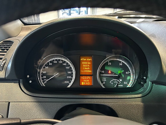 Mercedes-Benz Vito 122 9 of 11