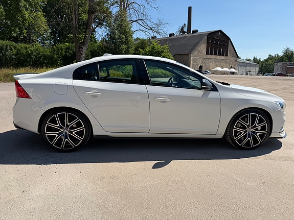 Volvo S60 10 of 21