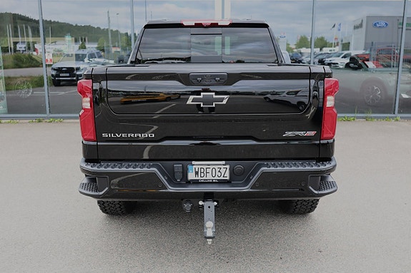 Chevrolet Silverado 5 of 5