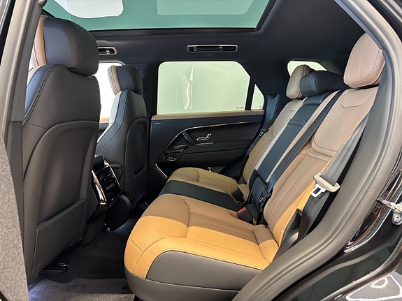 Land Rover Range Rover Sport 7 of 9