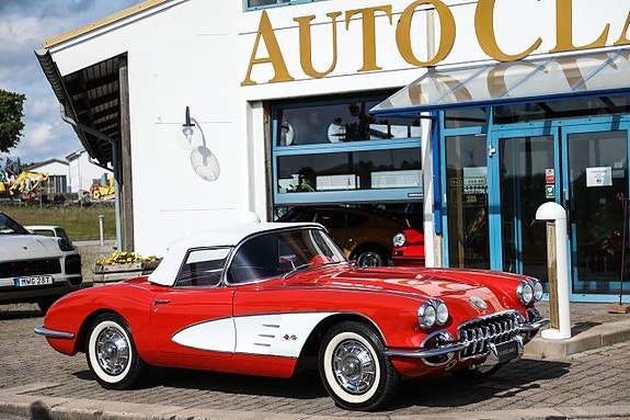 Chevrolet Corvette 11 of 27