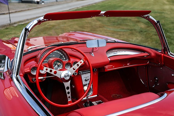 Chevrolet Corvette 20 of 27