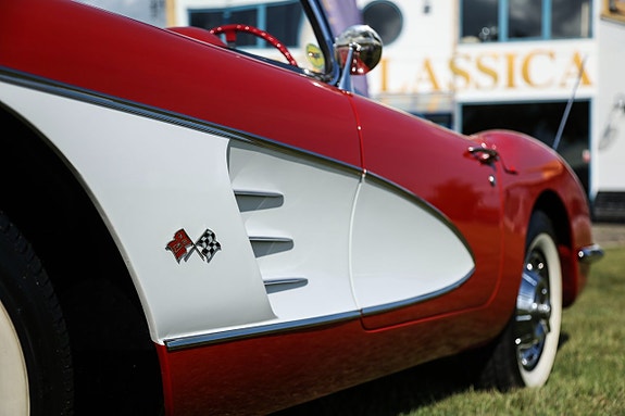 Chevrolet Corvette 15 of 27