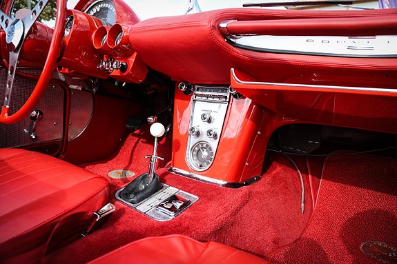 Chevrolet Corvette 24 of 27
