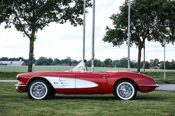 Chevrolet Corvette 6 of 27