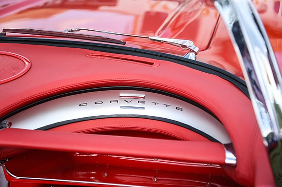 Chevrolet Corvette 26 of 27