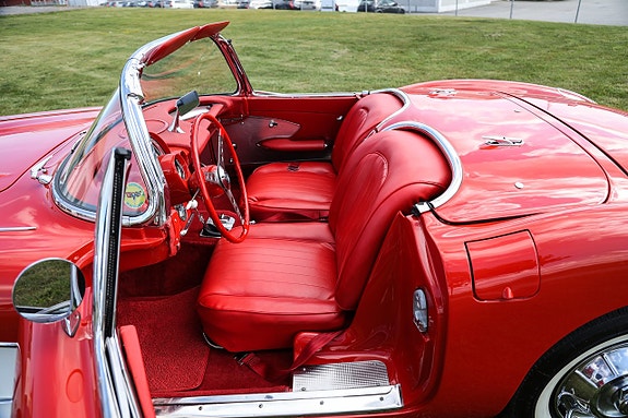 Chevrolet Corvette 21 of 27