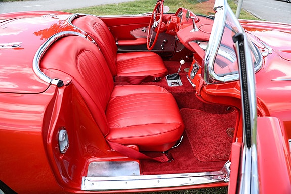 Chevrolet Corvette 22 of 27