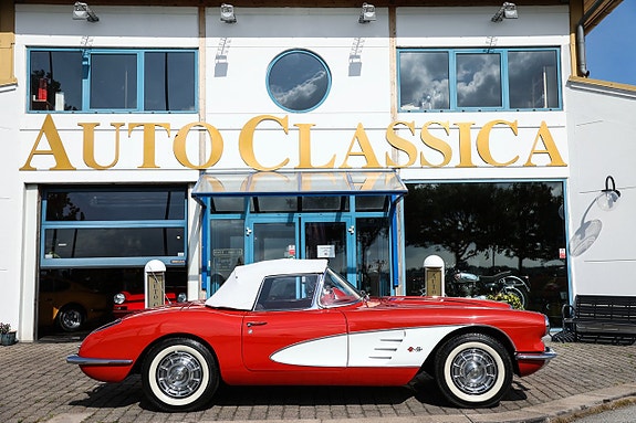 Chevrolet Corvette 10 of 27