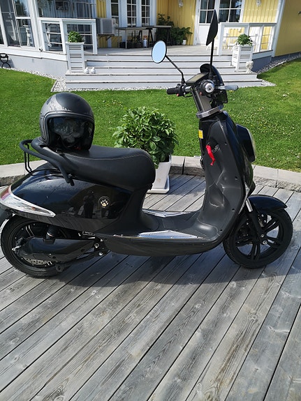 Vespa Black edition 3 of 3