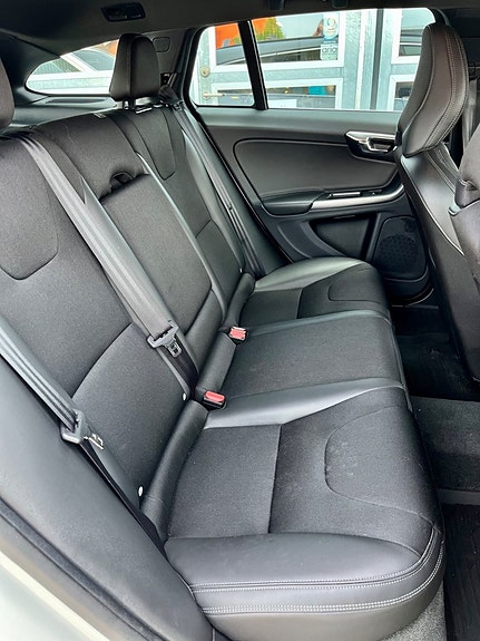 Volvo V60 9 of 12