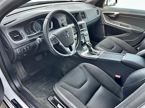 Volvo V60 10 of 12