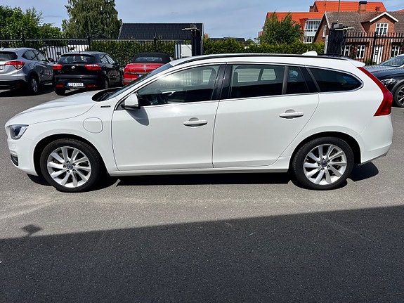 Volvo V60 4 of 12