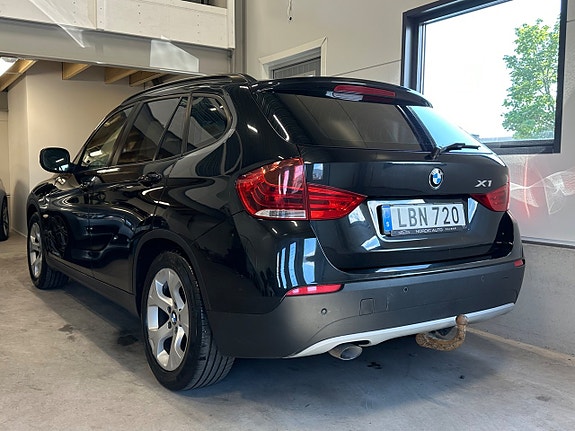 BMW X1 4 of 5
