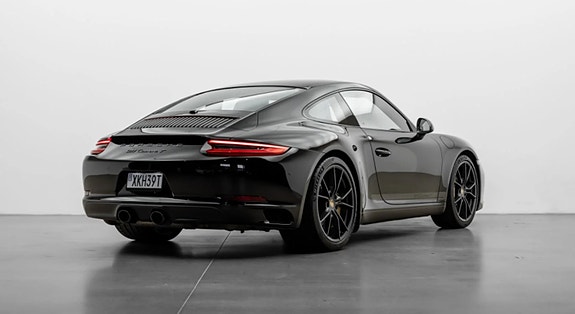 Porsche 911 2 of 5