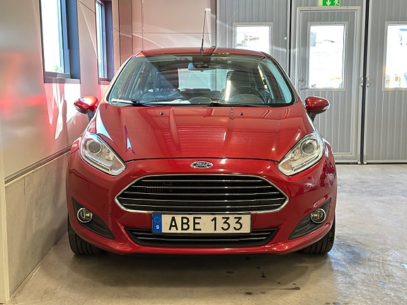 Ford Fiesta 2 of 5