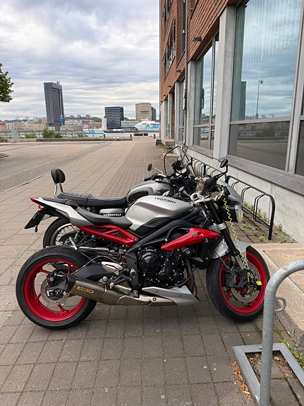 Triumph Street Triple RX 675 2 of 2