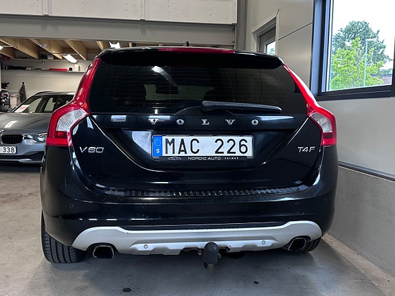 Volvo V60 4 of 5