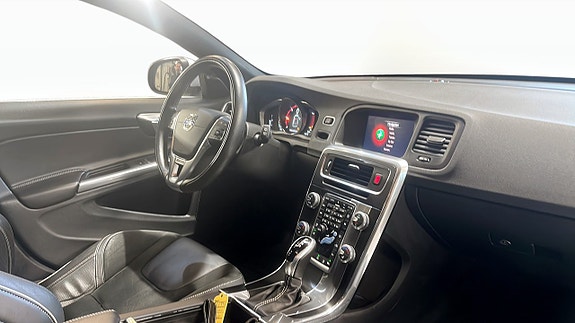 Volvo V60 11 of 18