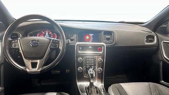 Volvo V60 10 of 18