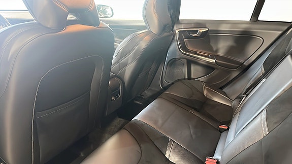 Volvo V60 12 of 18