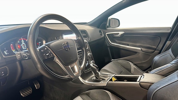 Volvo V60 7 of 18